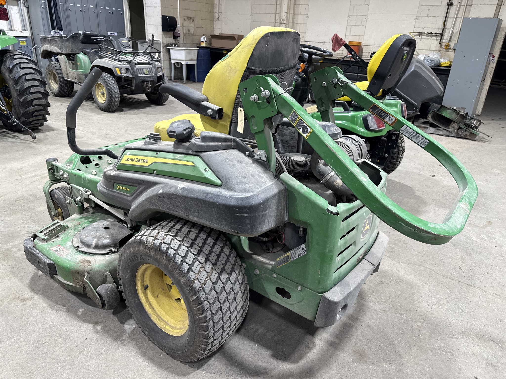  2023 John Deere Z930M at Heritage Tractor in Roanoke, IL