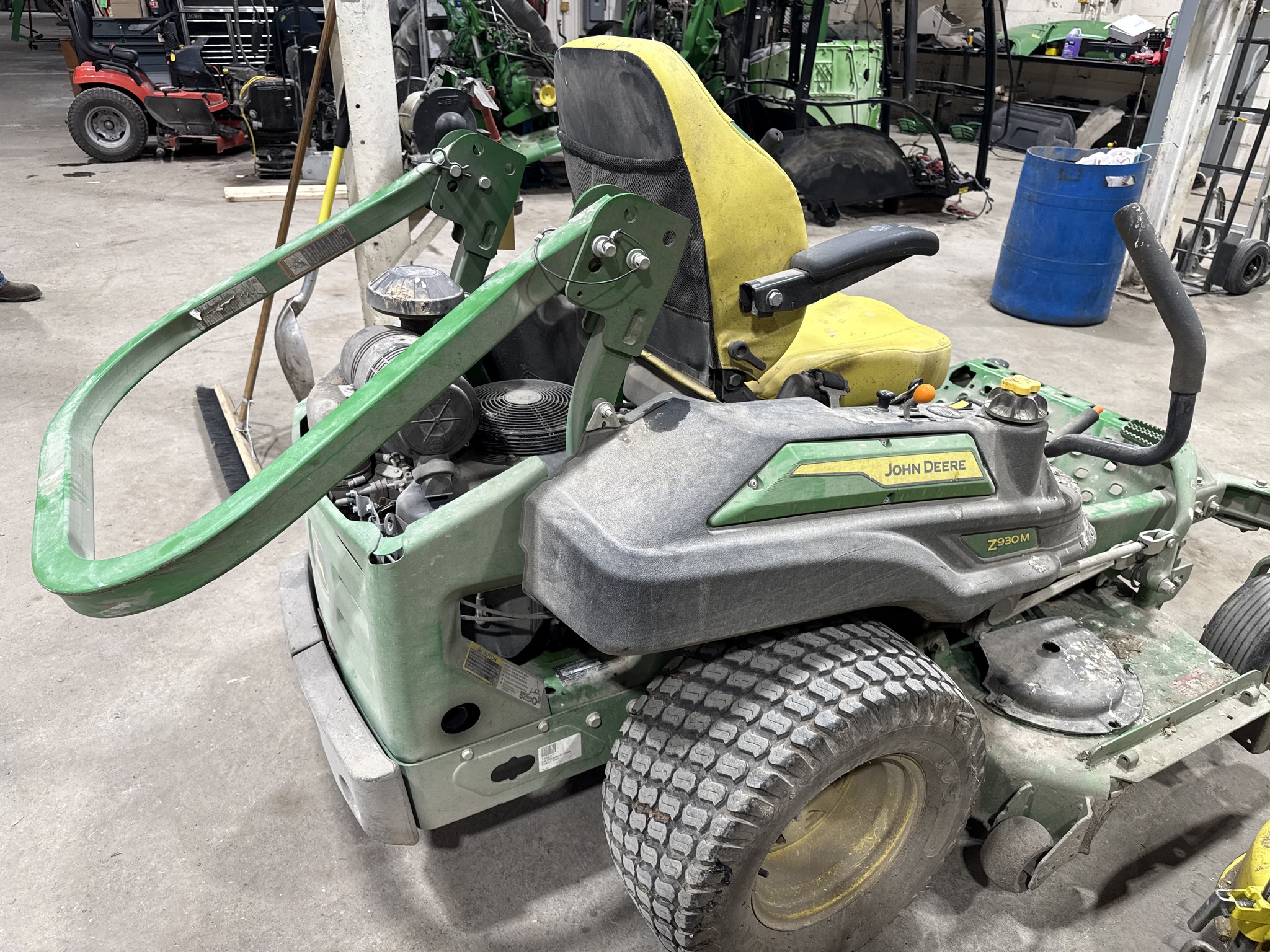  2023 John Deere Z930M at Heritage Tractor in Roanoke, IL