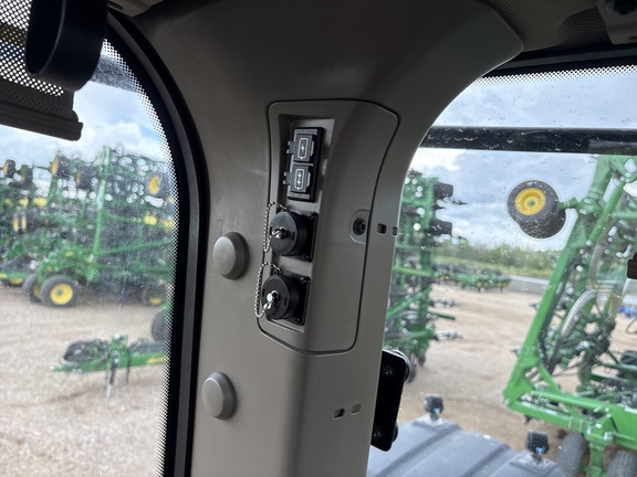 Used 2025 John Deere 9RX 830 Track Tractors at Horizon Ag & Turf in Lloydminster, AB - Photo17