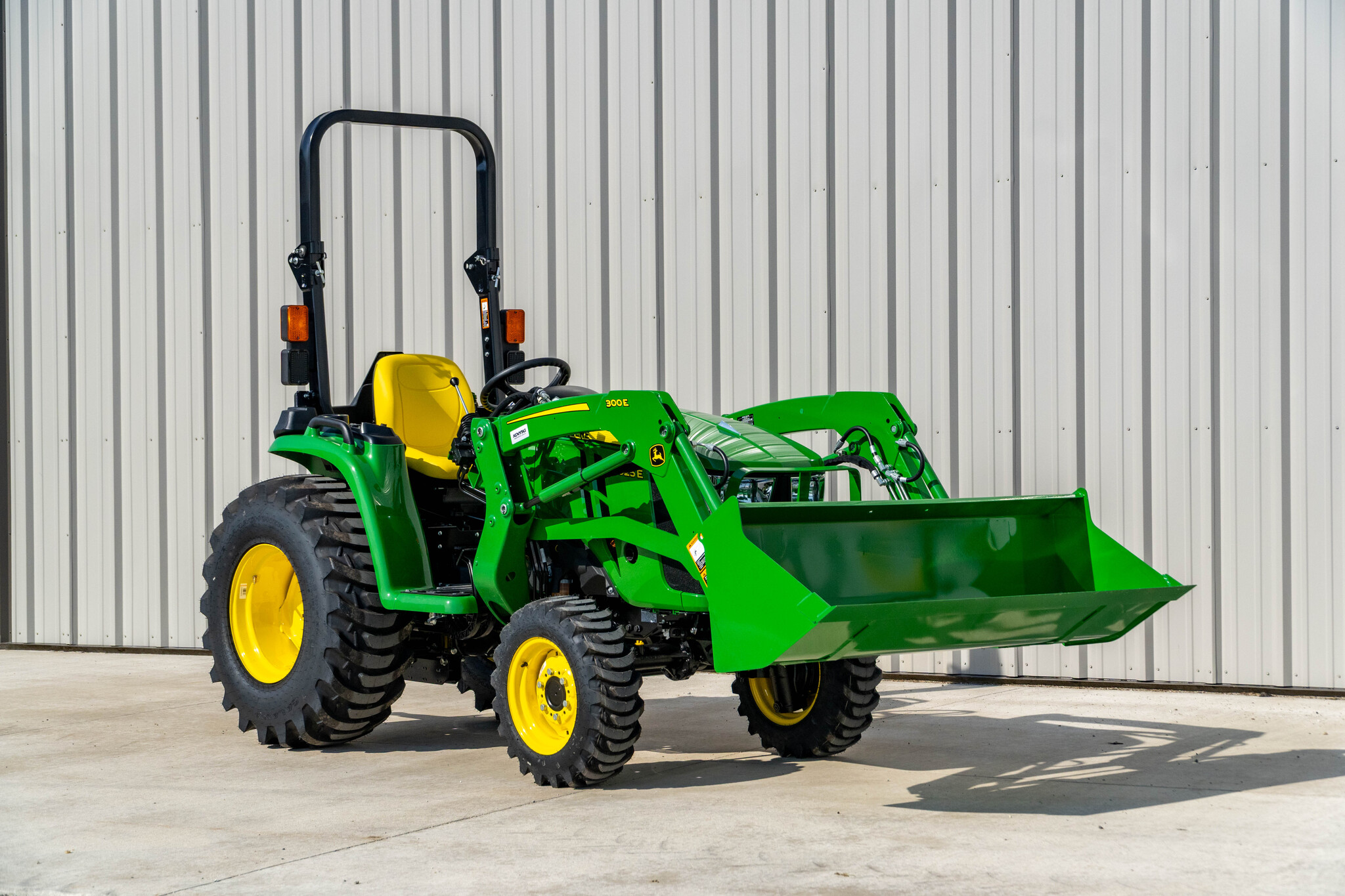 New In-Stock 2026 John Deere 3025E Compact Utility Tractors at Koenig Equipment in Greenville, OH - PhotoXL4