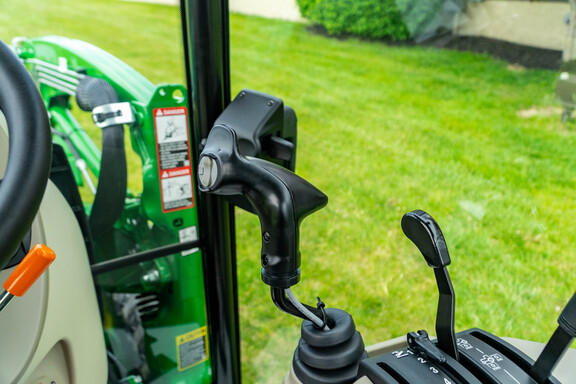 New In-Stock 2026 John Deere 3033R Compact Utility Tractors at Koenig Equipment in Tipp City, OH - Photo14