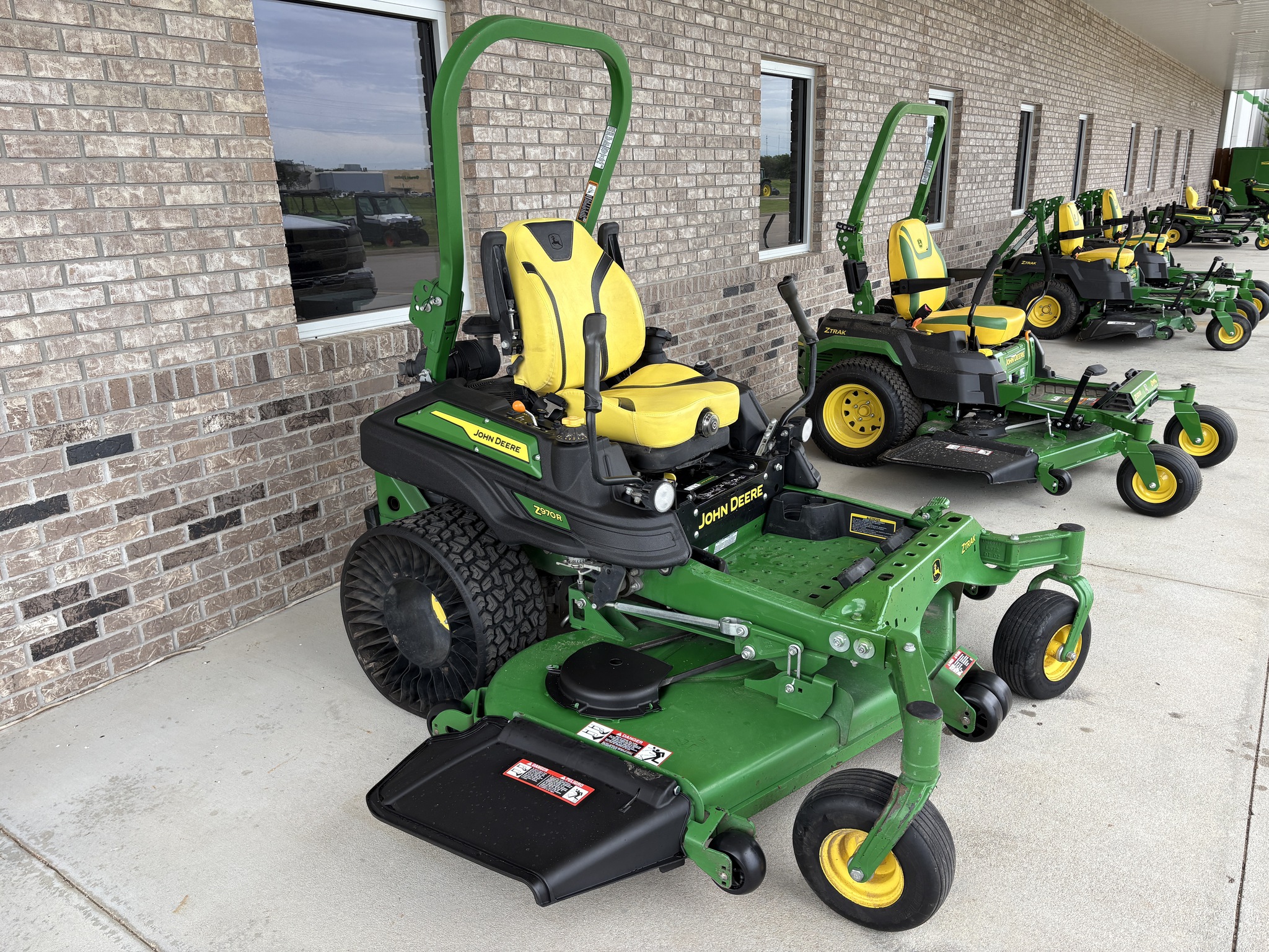 2023 John Deere Z970R Image 1