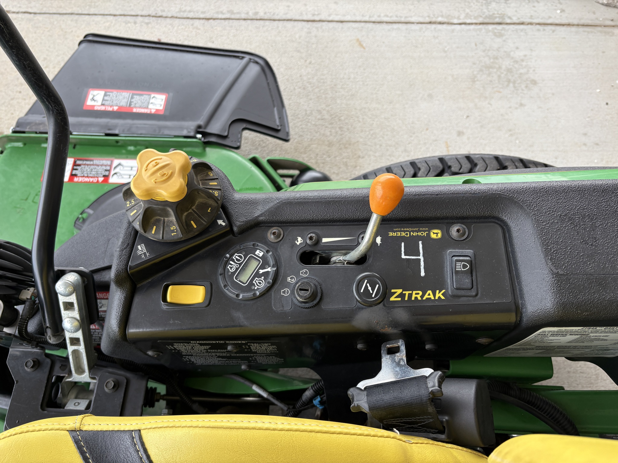 2023 John Deere Z970R Image 6