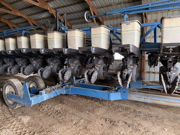 1996 Kinze 2600 - Photo22