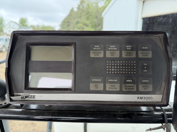 1996 Kinze 2600 - Photo6