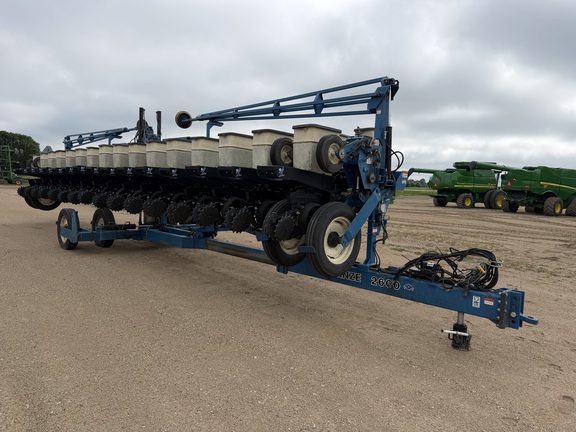 1996 Kinze 2600 - Photo7