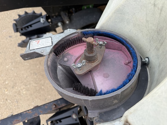 1996 Kinze 2600 - Photo28
