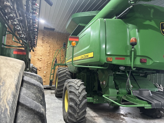 Used 2011 John Deere 9670 STS Combines at Koenig Equipment in Oxford, OH - Photo3