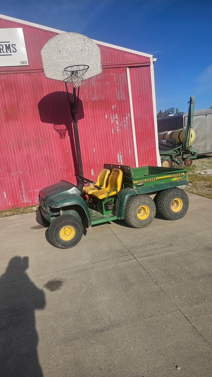 1995 John Deere 6X4 Image 1