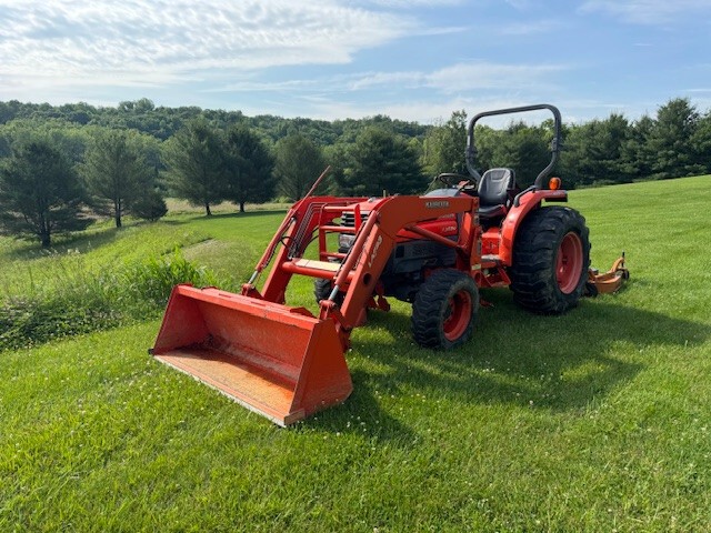 Used 2003 Kubota L3830 Compact Utility Tractors at Koenig Equipment in Greensburg, IN - PhotoXL1