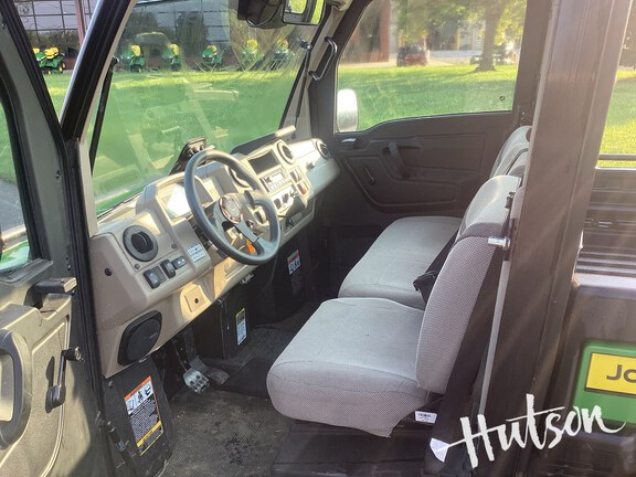 Photo of 2023 John Deere XUV 835R