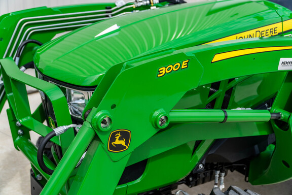 New In-Stock 2026 John Deere 3032E Compact Utility Tractors at Koenig Equipment in Bloomington, IN - Photo4