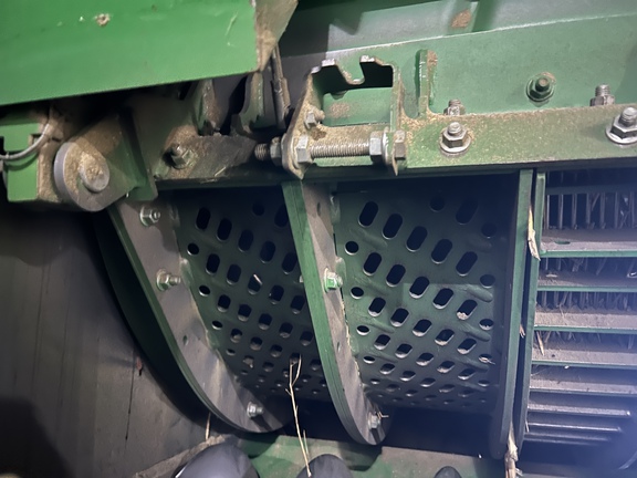 Used 2022 John Deere S780 Combines at Horizon Ag & Turf in Lloydminster, AB - Photo3