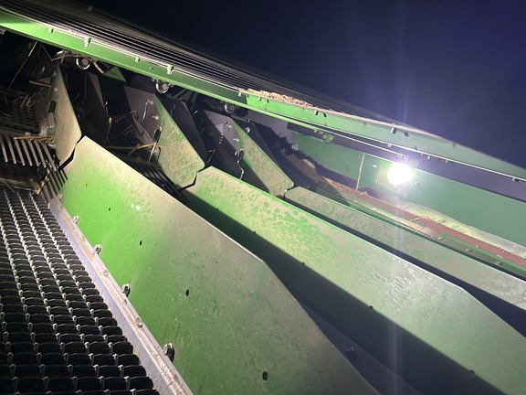 Used 2022 John Deere S780 Combines at Horizon Ag & Turf in Lloydminster, AB - Photo13