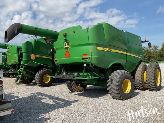 Photo of 2013 John Deere S670