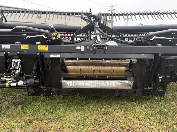 Used 2019 MacDon FD135 Combine Platforms at Horizon Ag & Turf in Vermilion, AB - Photo4
