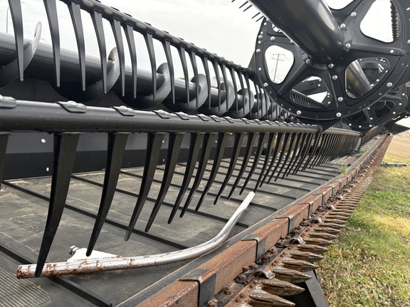 Used 2019 MacDon FD135 Combine Platforms at Horizon Ag & Turf in Vermilion, AB - Photo8