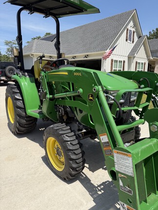 2022 John Deere 3032E