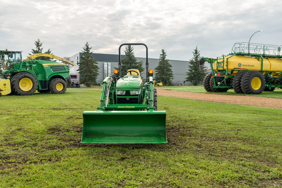 Used 2023 John Deere 3039R Compact Utility Tractors at Horizon Ag & Turf in Westlock, AB - Photo3