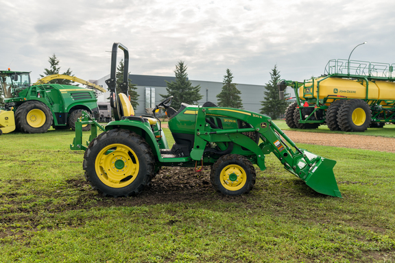 Used 2023 John Deere 3039R Compact Utility Tractors at Horizon Ag & Turf in Westlock, AB - Photo2