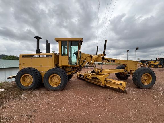 1996 John Deere 770BH