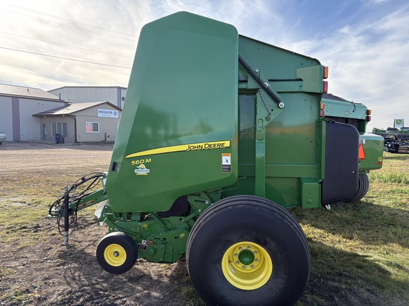  John Deere 560M