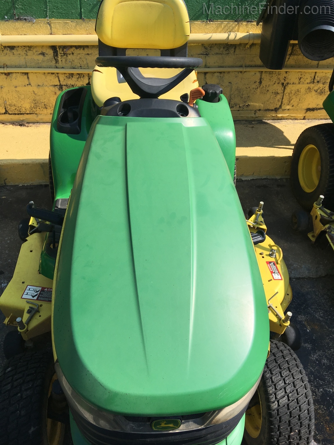 2010 John Deere X320 Image 2