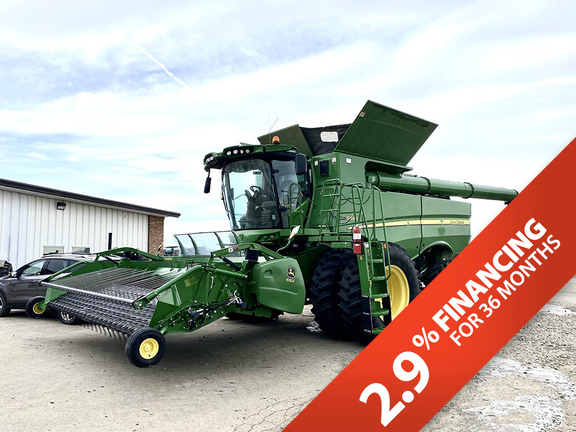 Photo of a 2017 John Deere S690