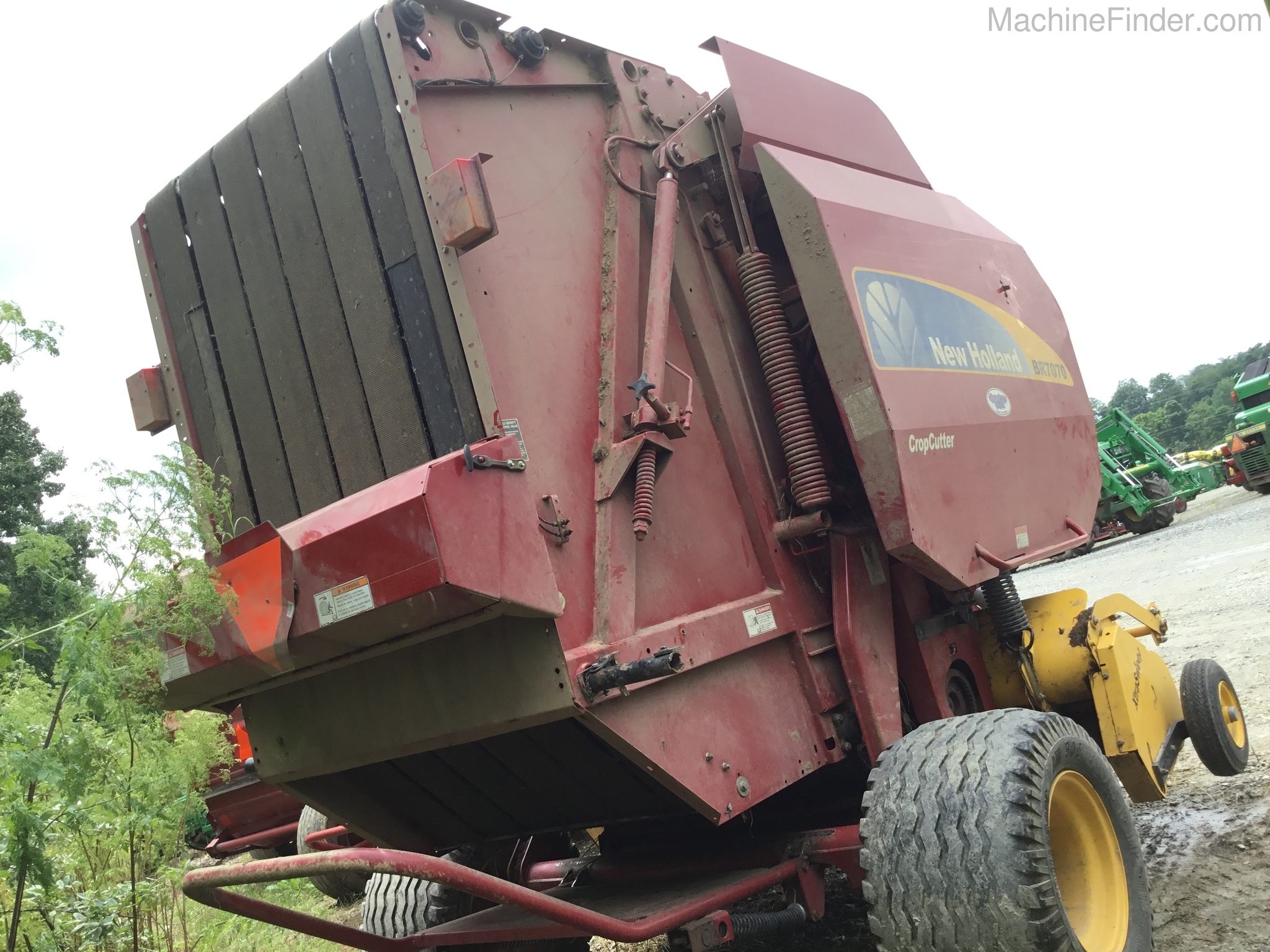 2011 New Holland BR7070 Image 3