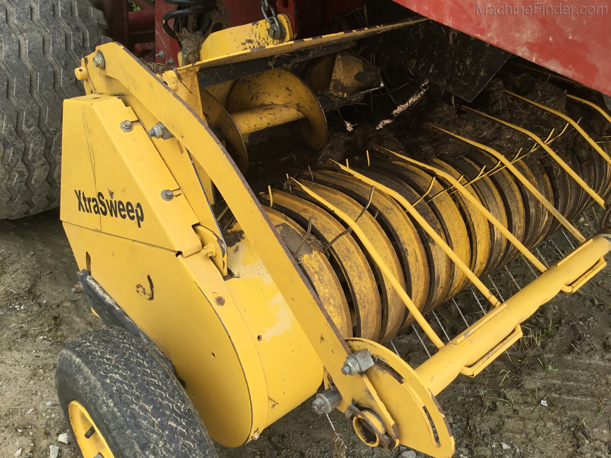 2011 New Holland BR7070 Image 6