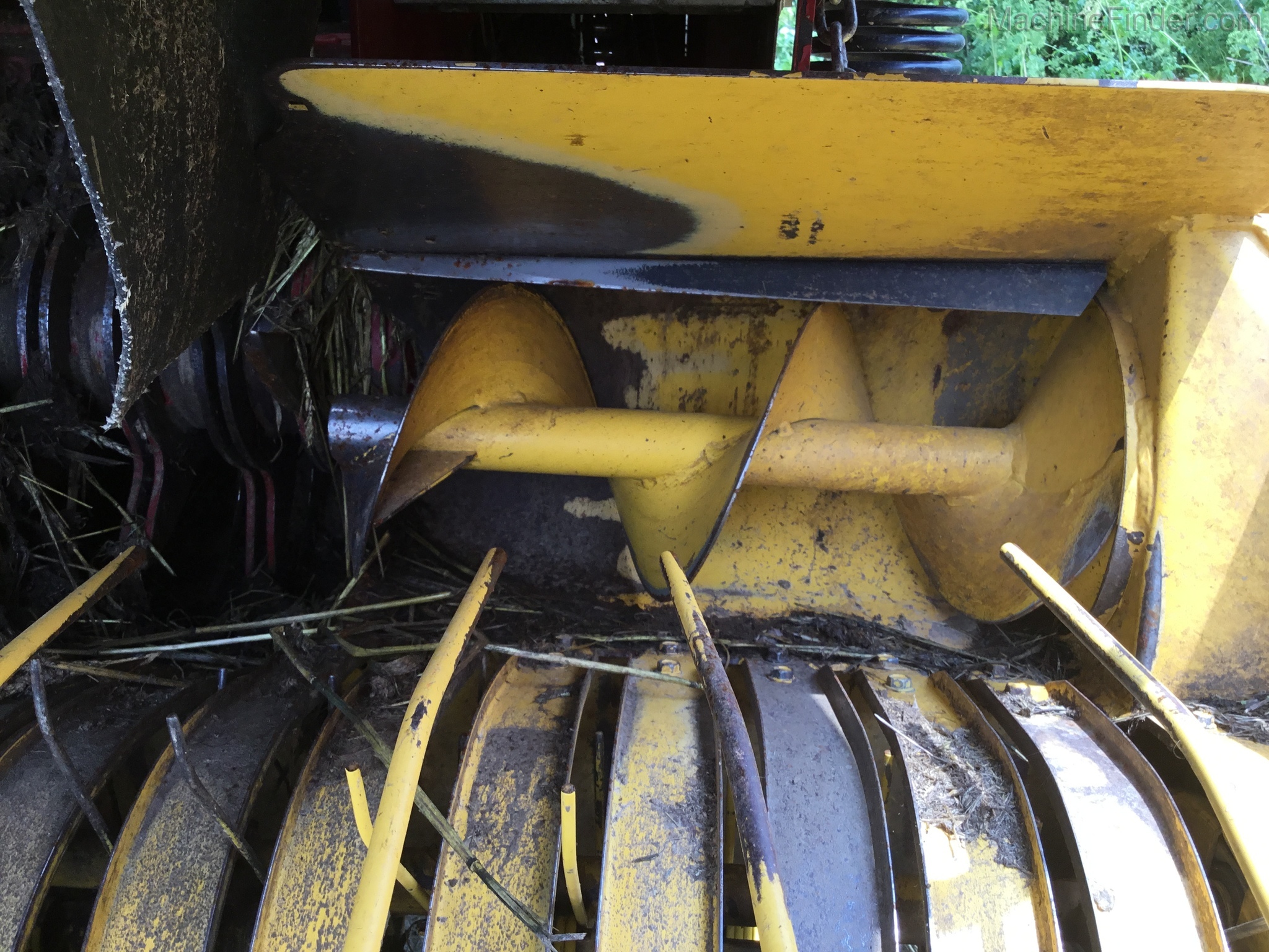 2011 New Holland BR7070 Image 5