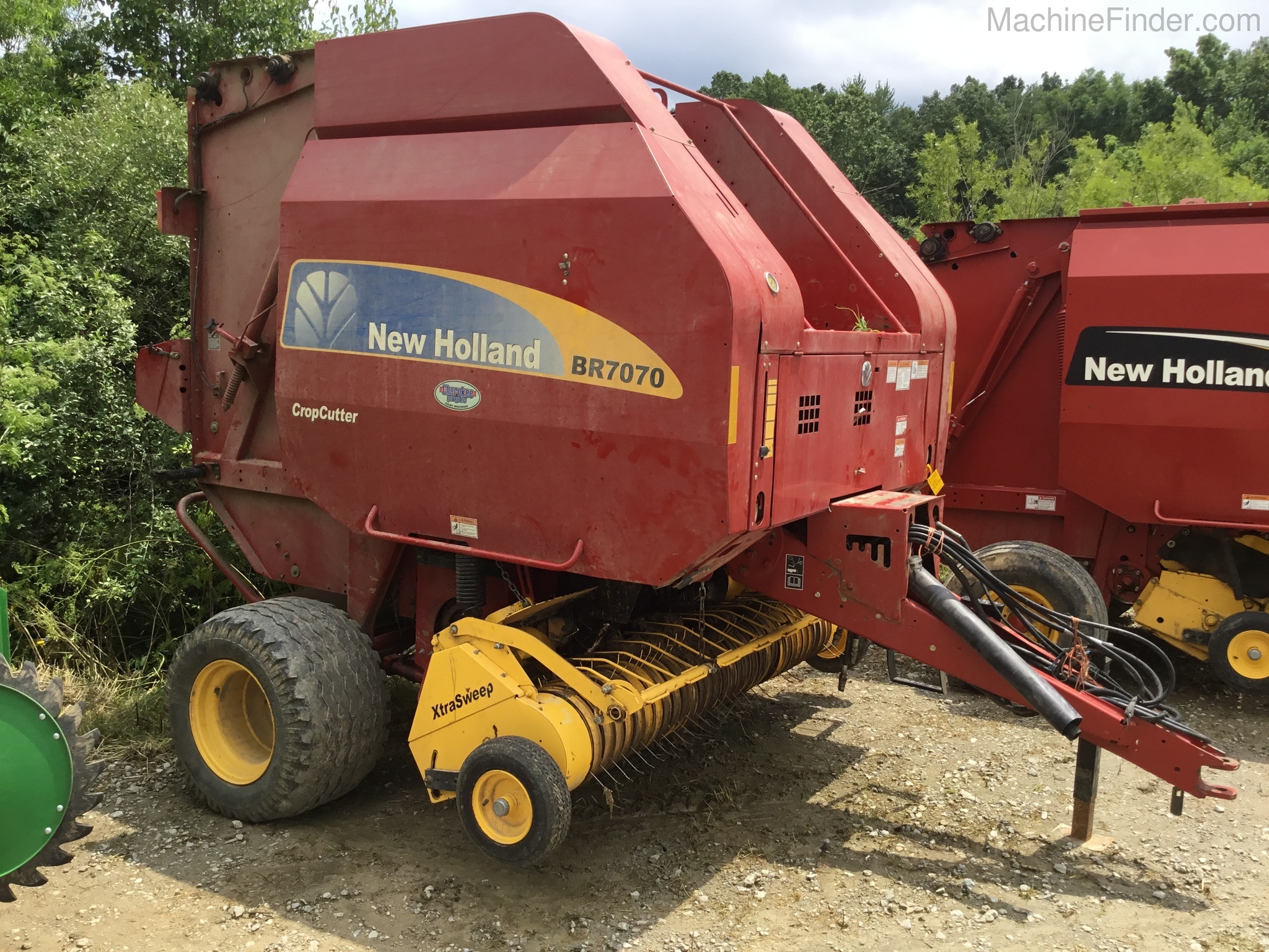 2011 New Holland BR7070 Image 1