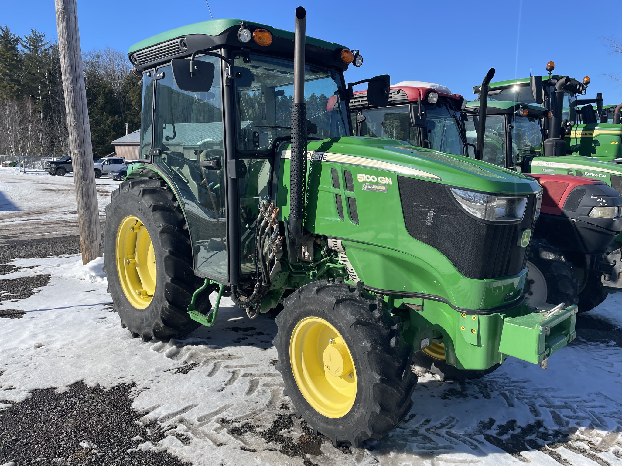 2017 John Deere 5100GN Image 1