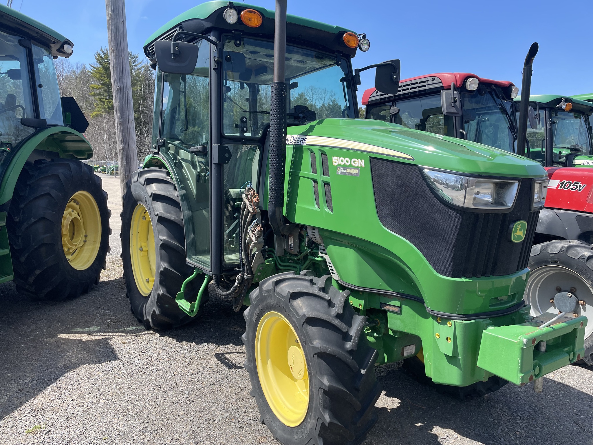 2017 John Deere 5100GN Image 2