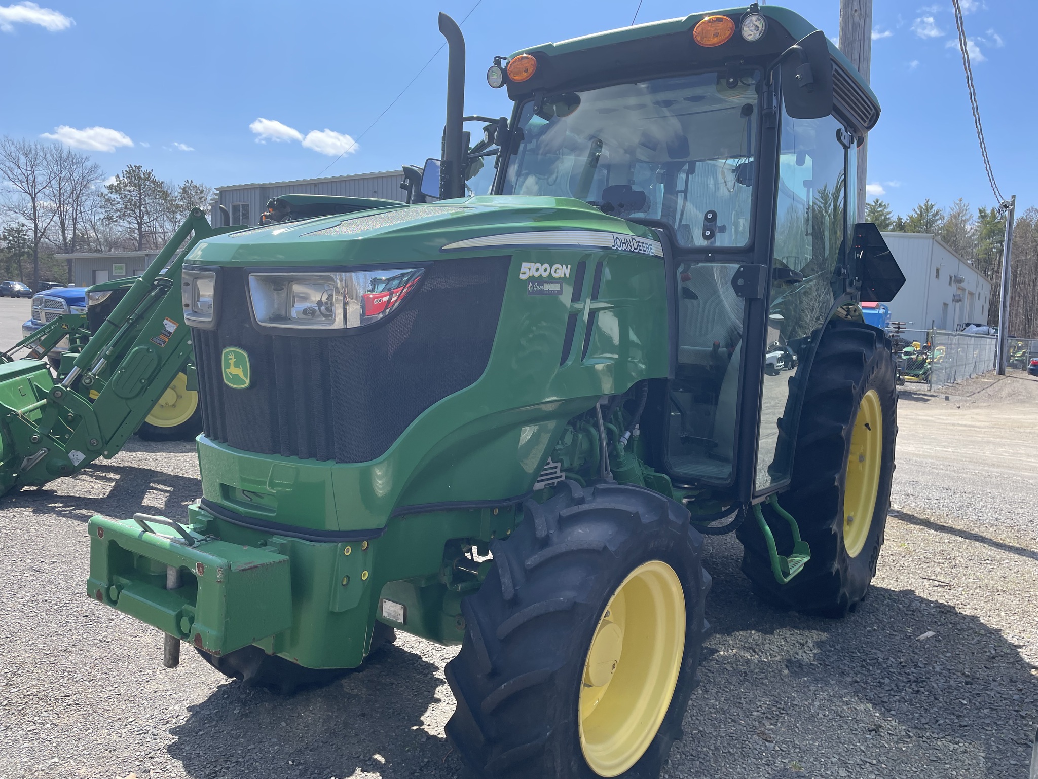 2017 John Deere 5100GN Image 3