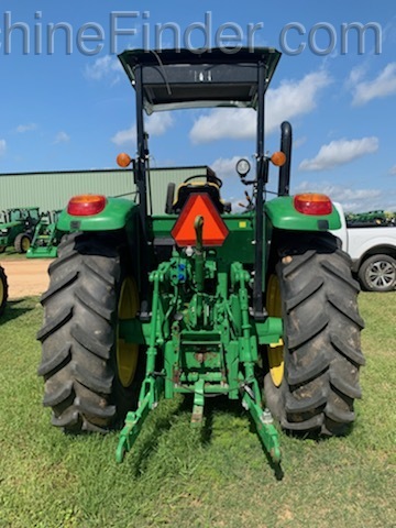 2017 John Deere 6110M Image 3