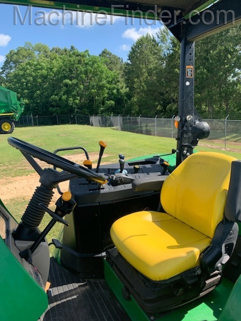 2017 John Deere 6110M Image 4