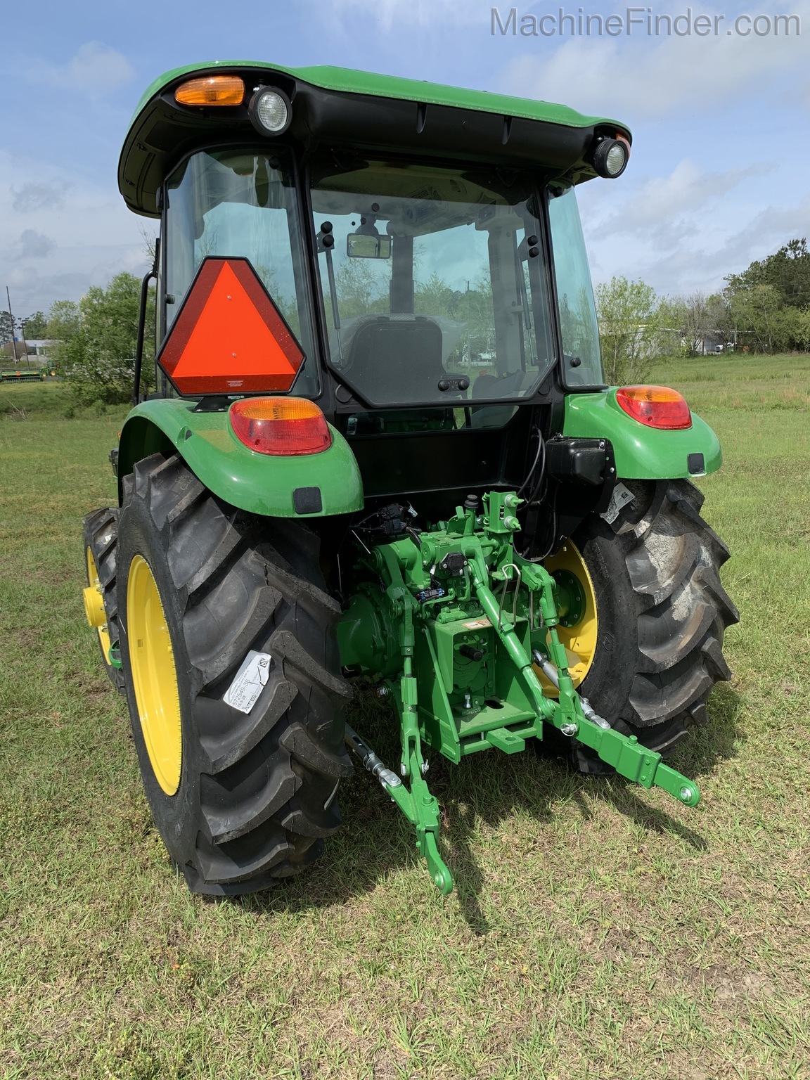 2020 John Deere 5065E Image 6