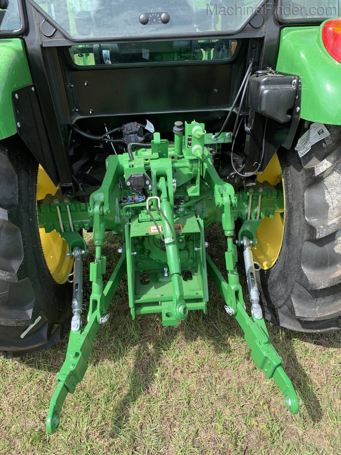 2020 John Deere 5065E Image 7