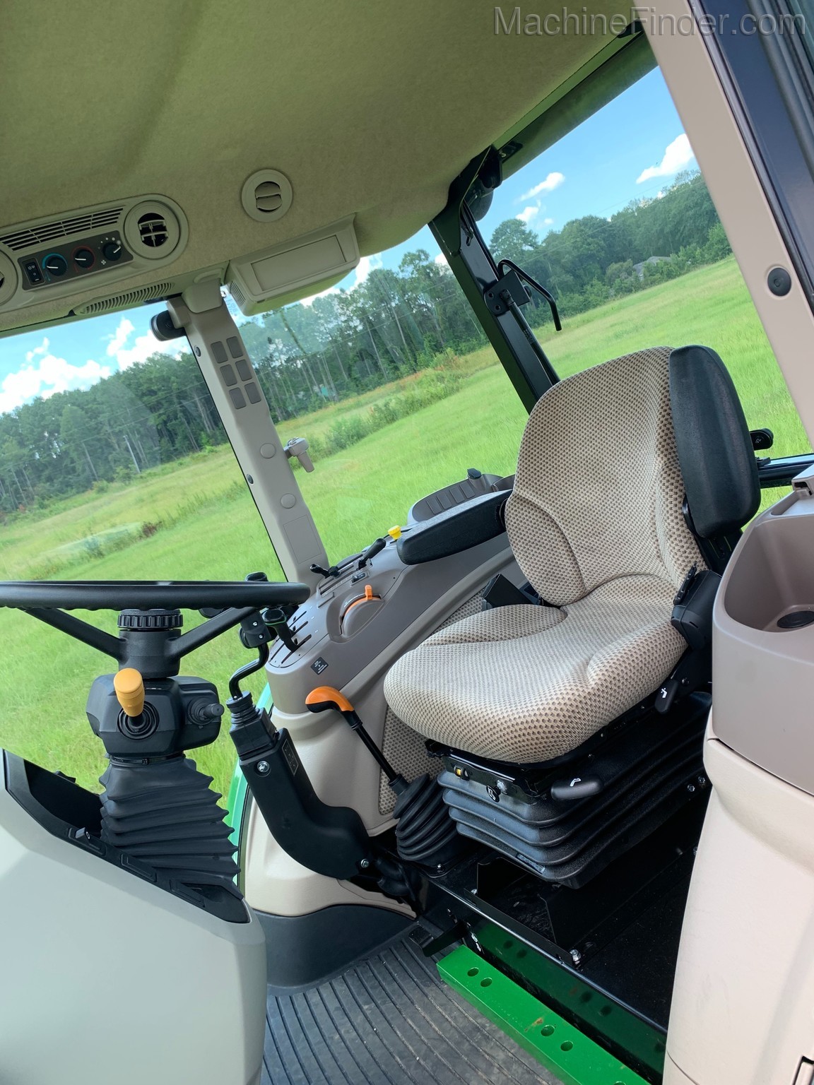 2020 John Deere 5100E Image 10