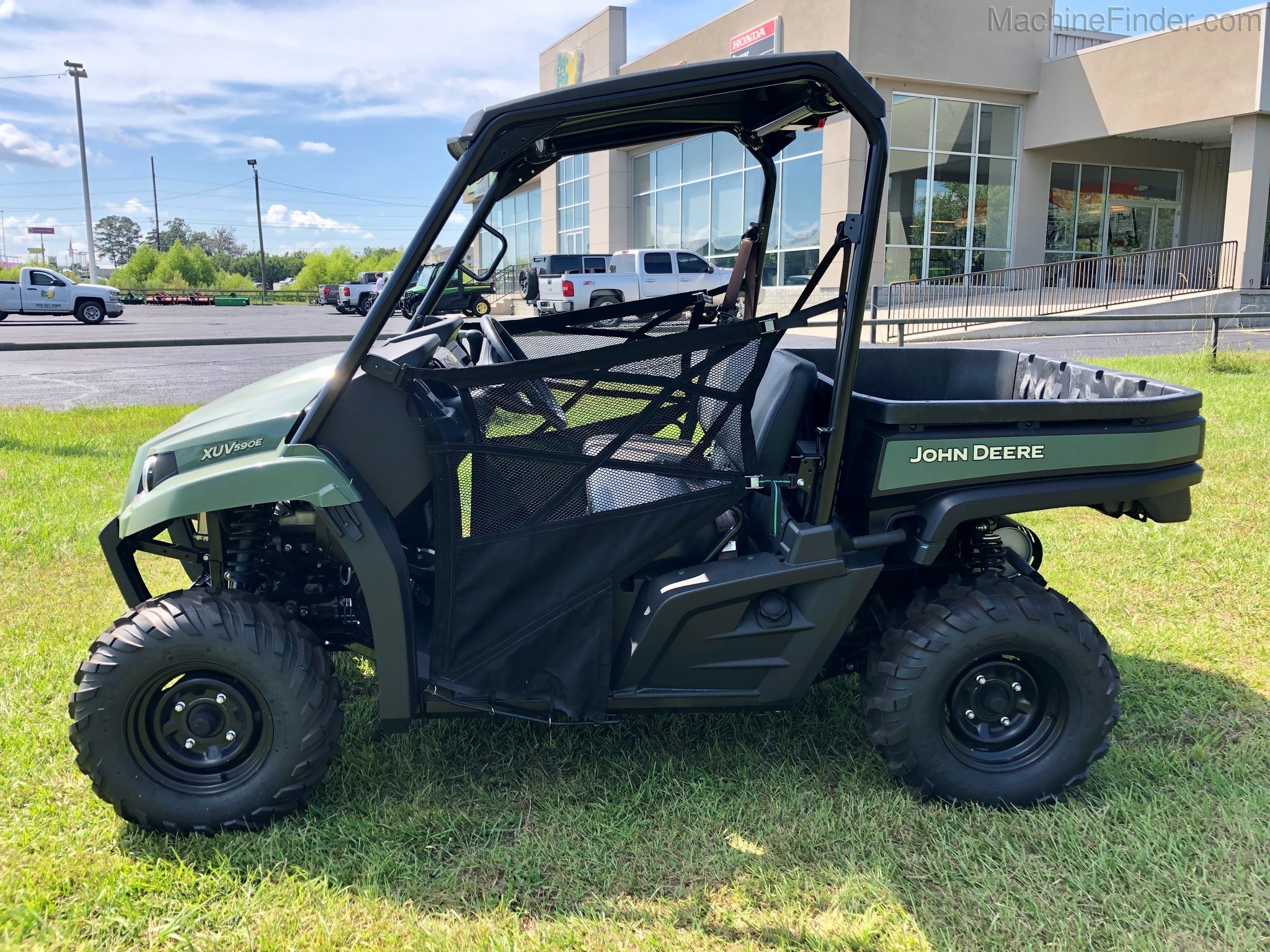 2020 John Deere 590E Image 3