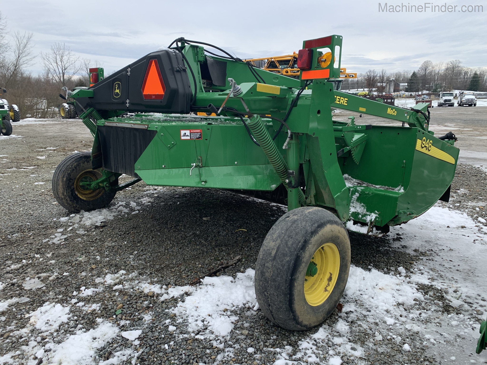 2016 John Deere 946 Image 6