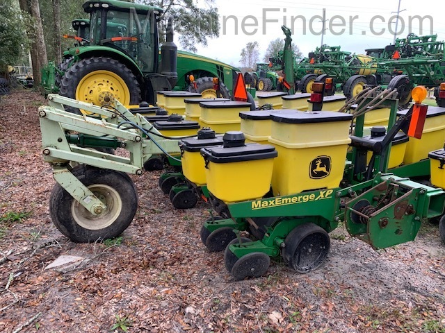 2009 John Deere 1700 Image 1