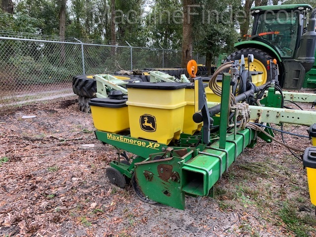 2009 John Deere 1700 Image 2
