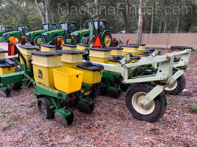 2009 John Deere 1700 Image 3