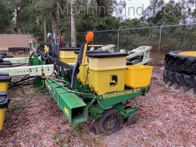 2009 John Deere 1700 Image 4
