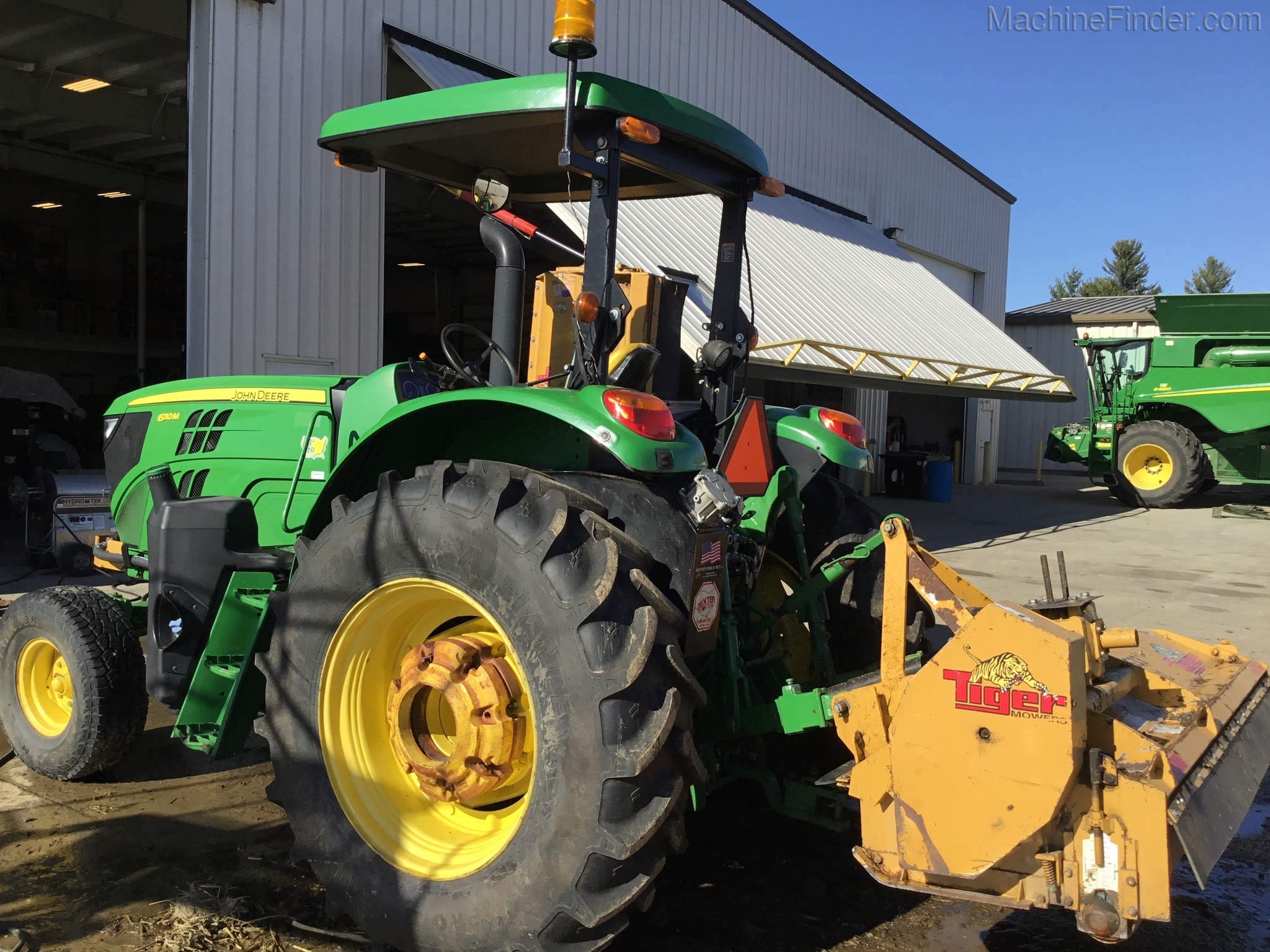 2016 John Deere 6110M Image 2