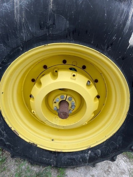2015 John Deere 6170M Image 9