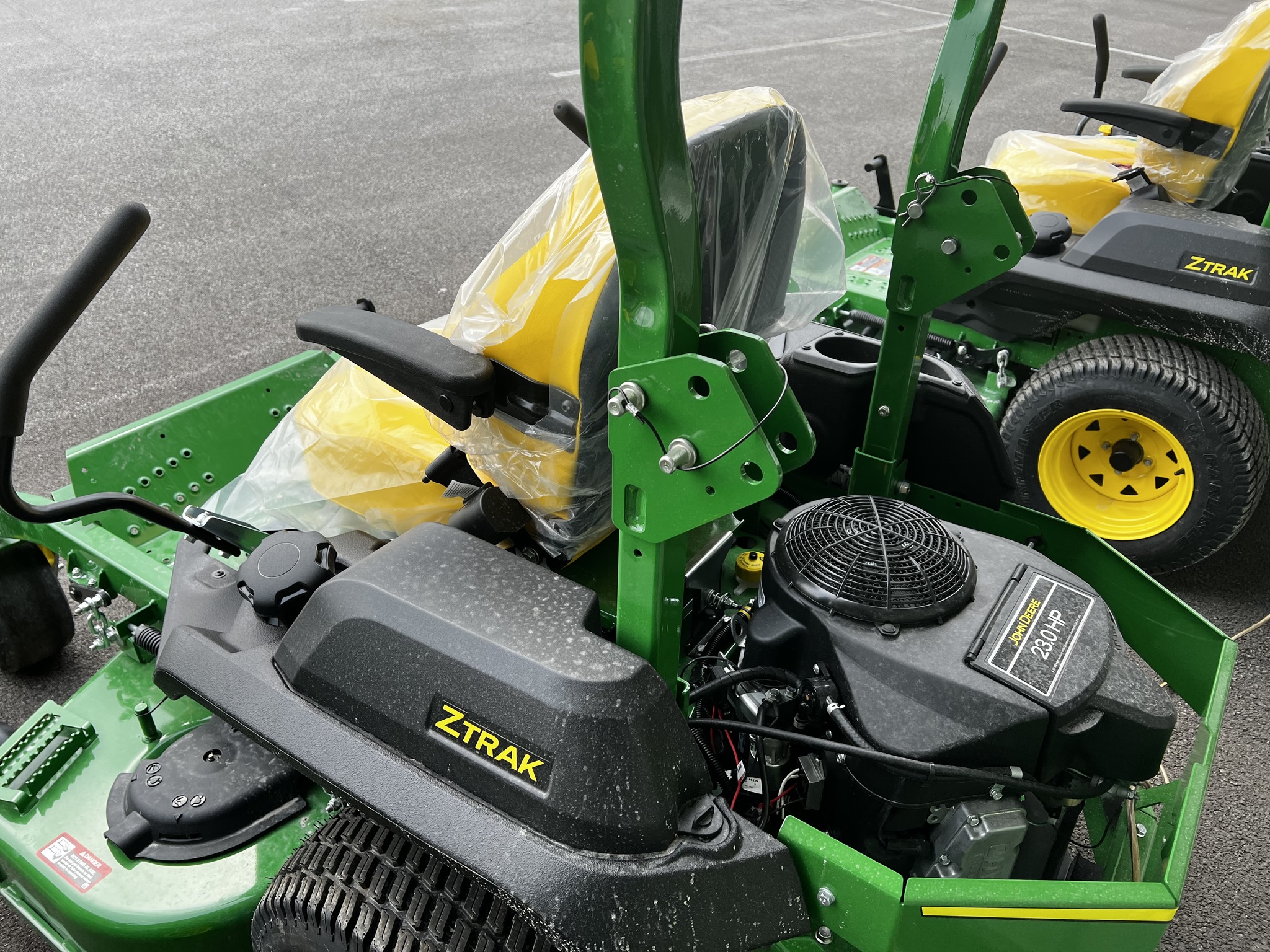 2025 John Deere Z720E Image 5