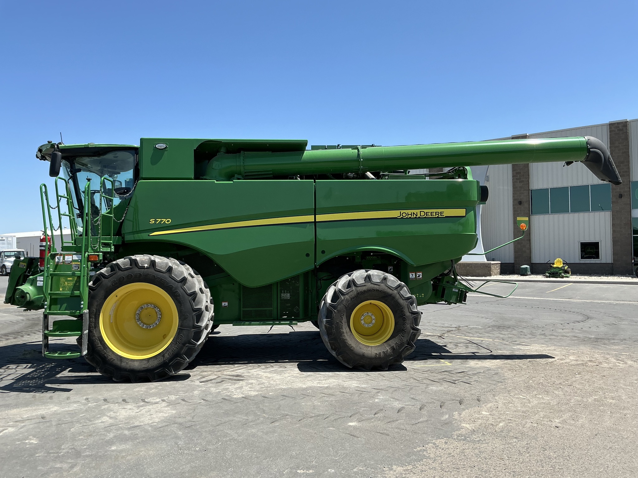 2023 John Deere S770 Image 2